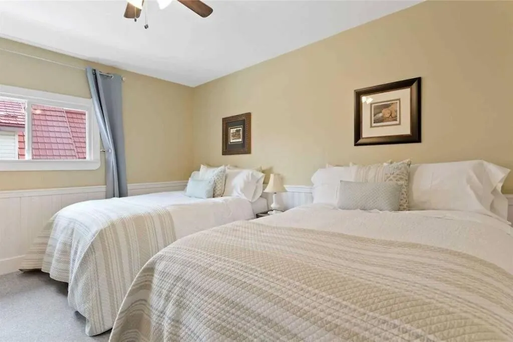 Perfection Near The River - 4 Bedroom Villa Complimentary Breakfast Delivered Daily To The Rental Niagara Falls Canada